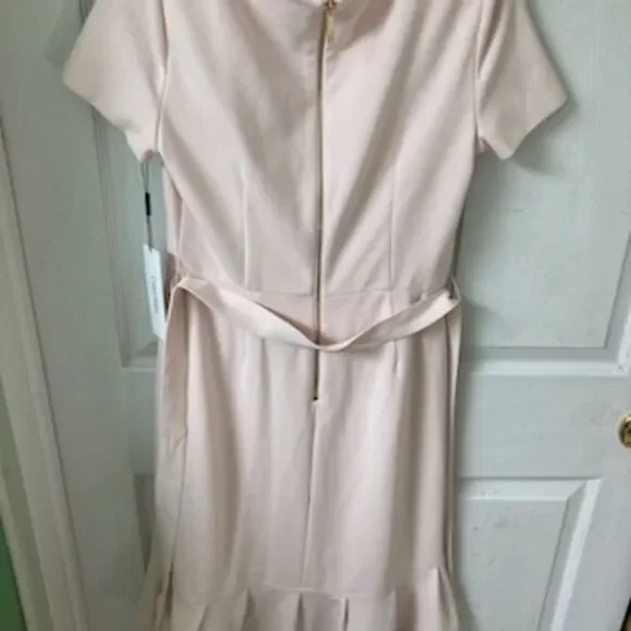 NEW Calvin Klein NEW Dress With Short Sleeves - Picture 2 of 5